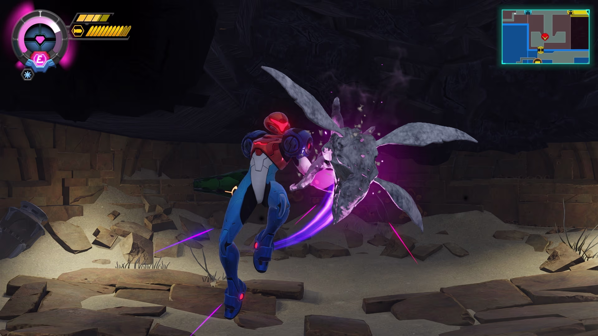 Samus confronts a flying enemy.